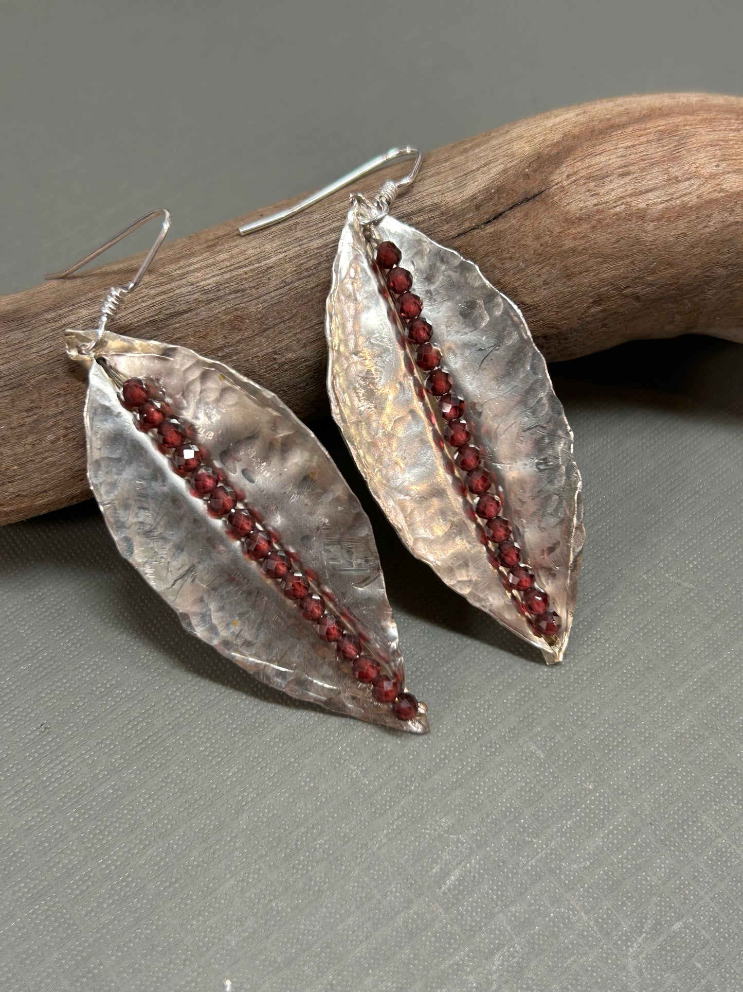 Silver Leaves earrings Garnet accent