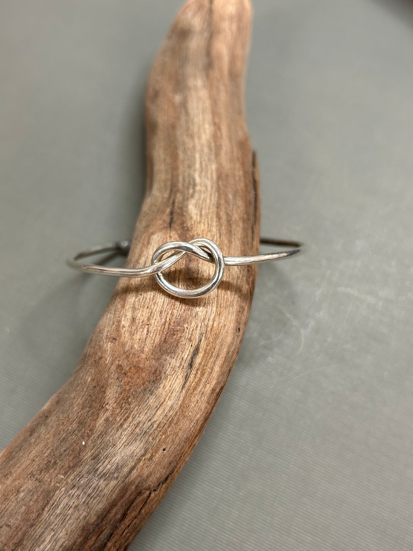 Knot bracelet in silver