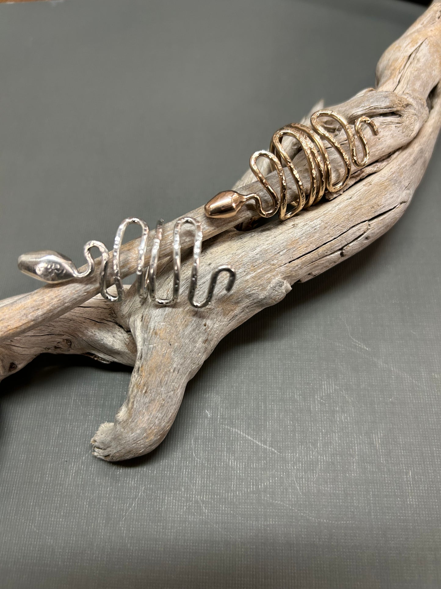 Snake ring wiggly silver snake