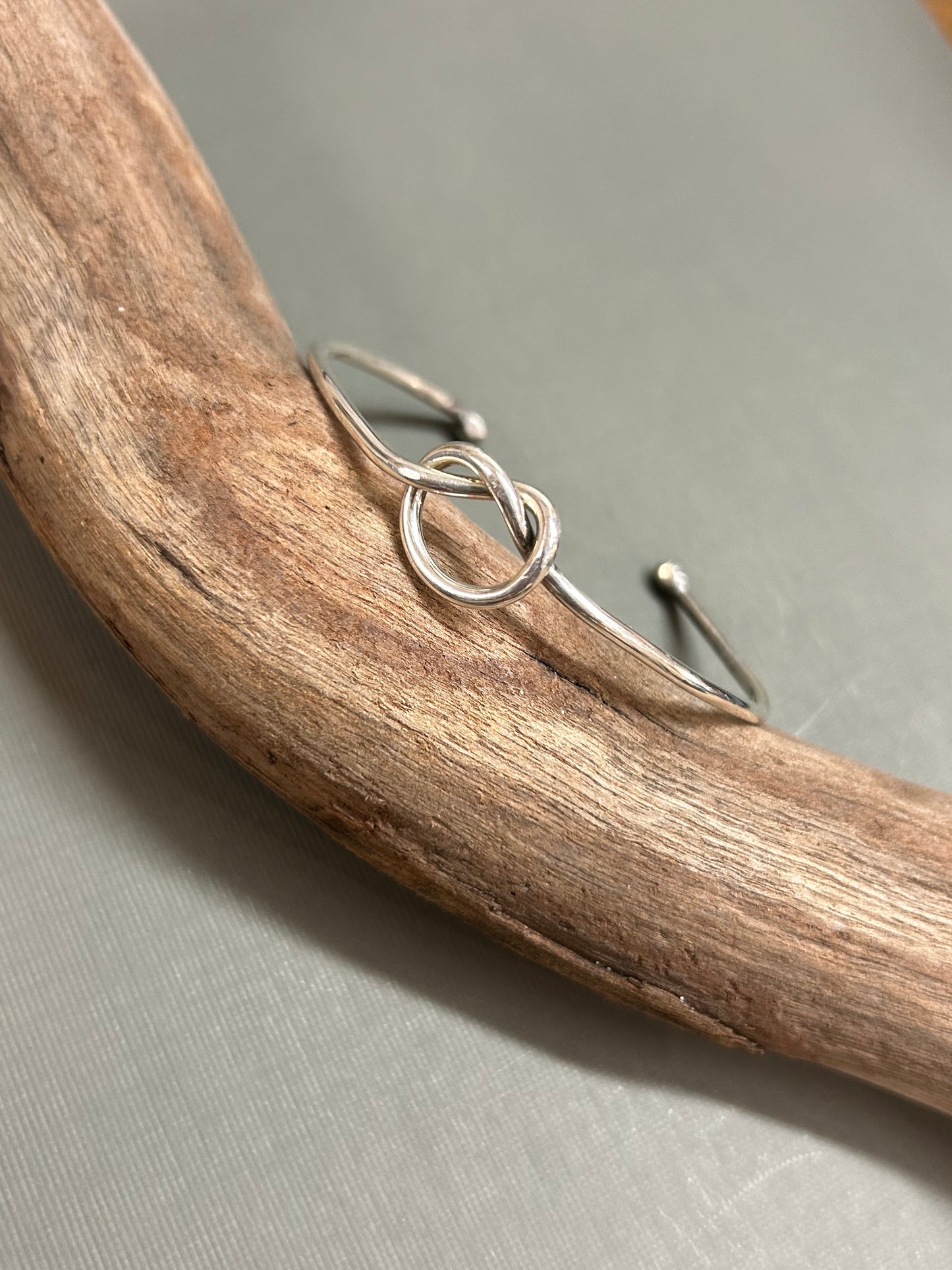 Knot bracelet in silver