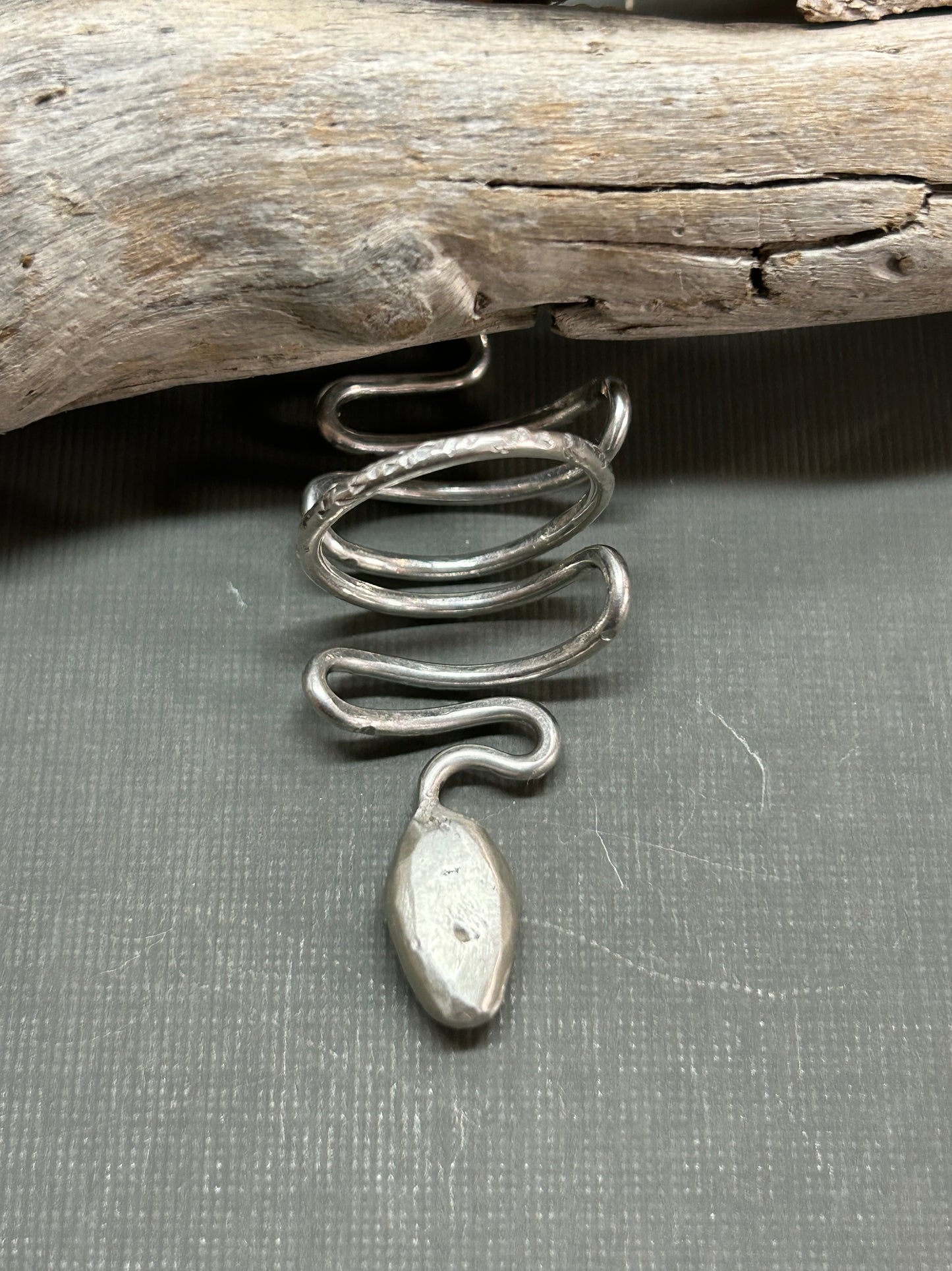 Snake ring wiggly silver snake