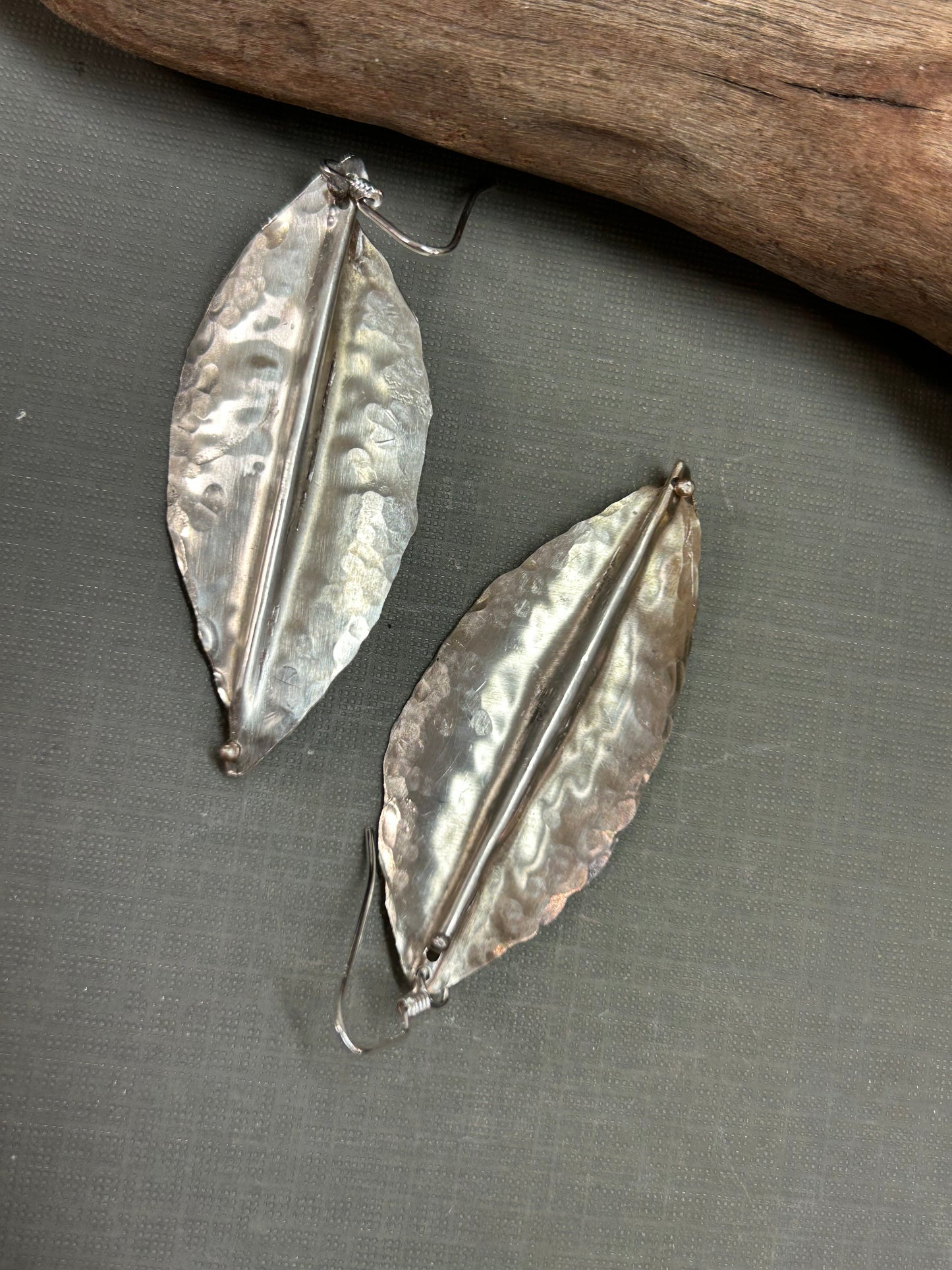Silver Leaves earrings Garnet accent