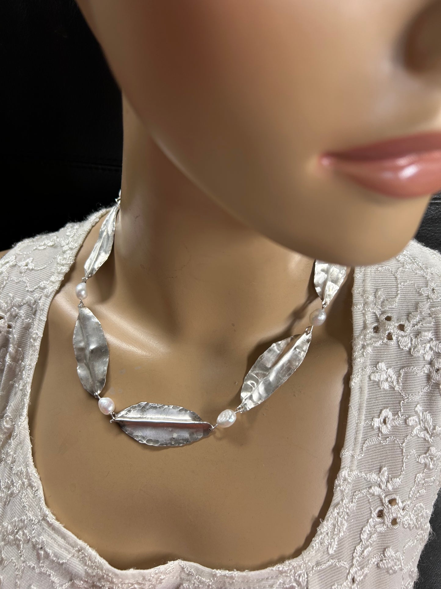 Leaves and pearls necklace-silver
