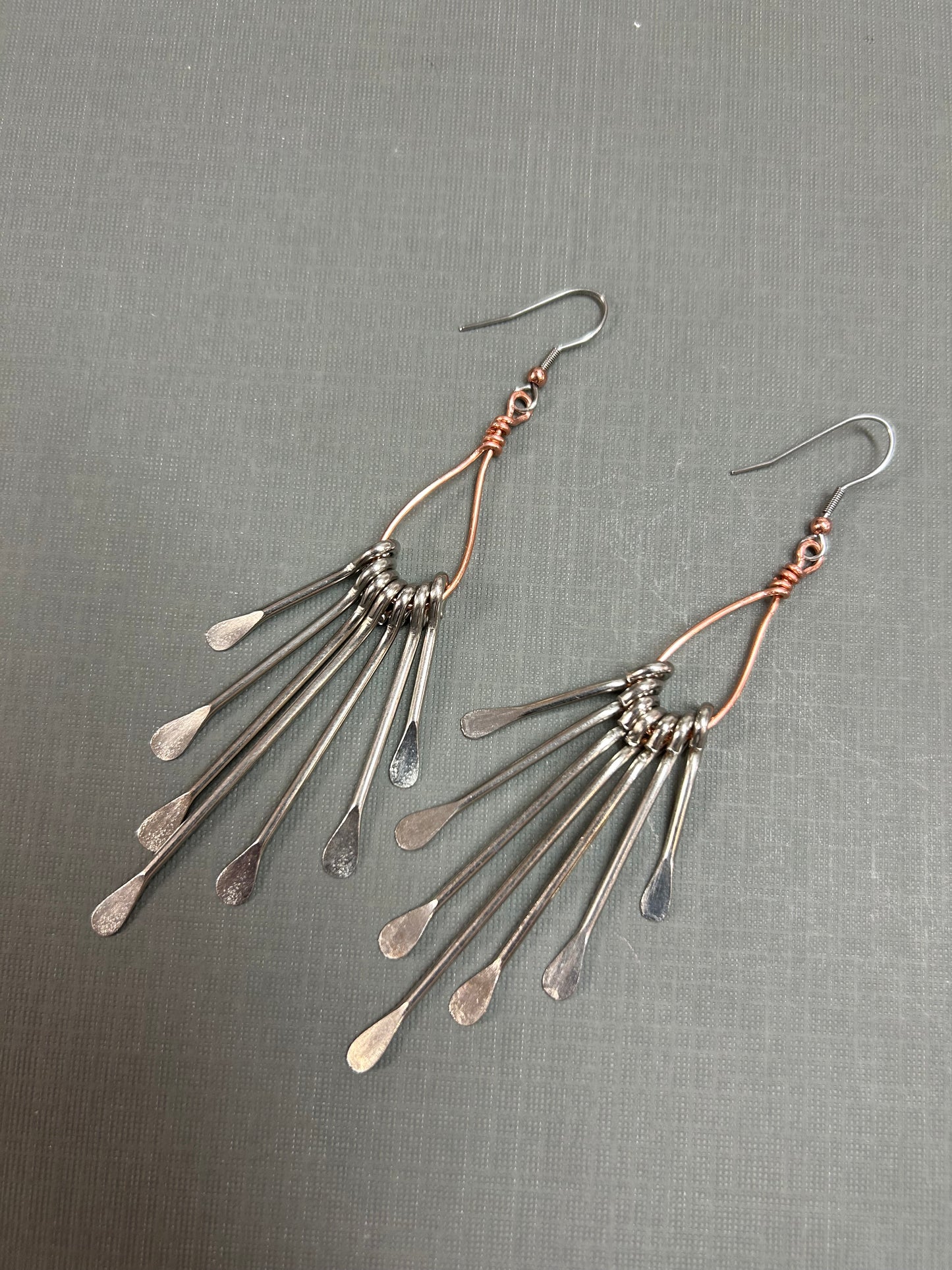 Dangle graduated earrings