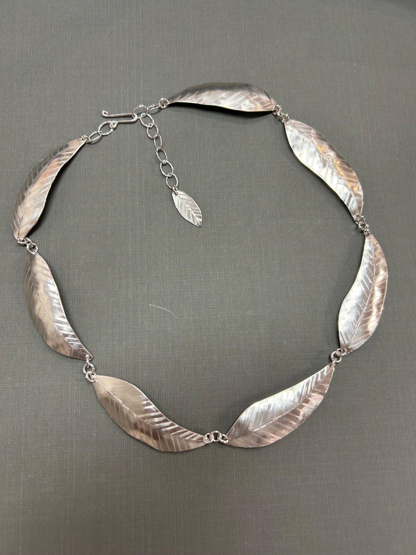 7 leaves necklace-silver