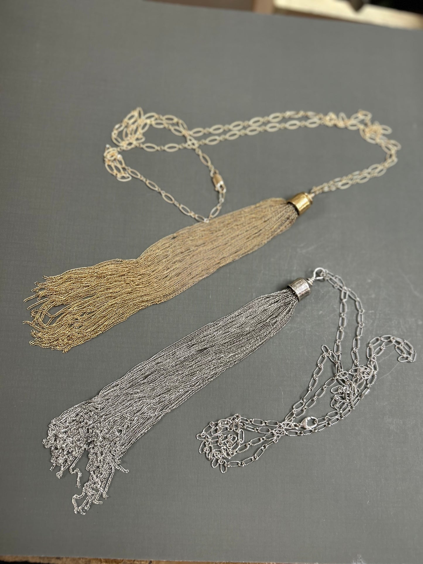 Tassel gold neck