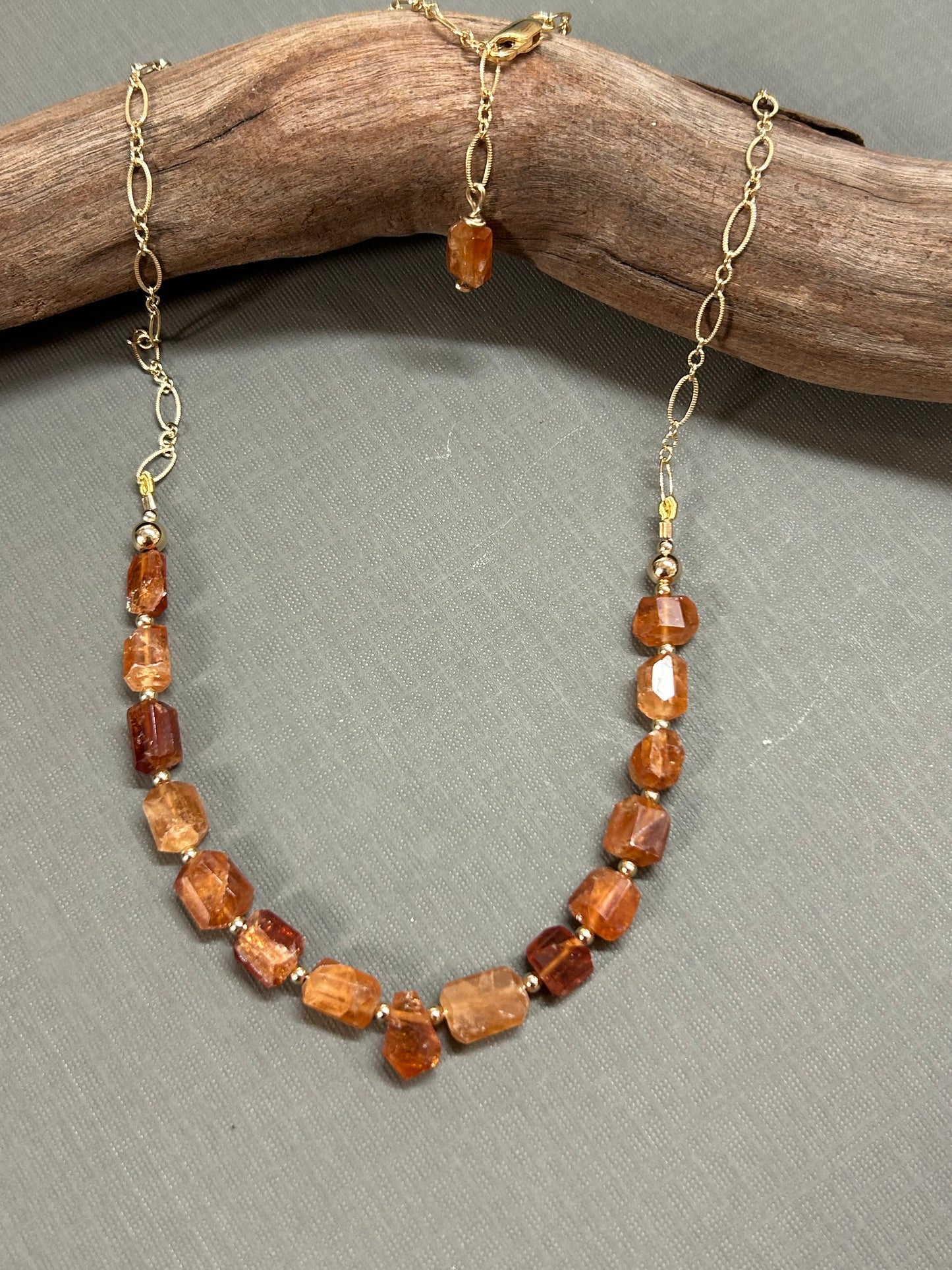 Hessonite Garnet necklace in Gold