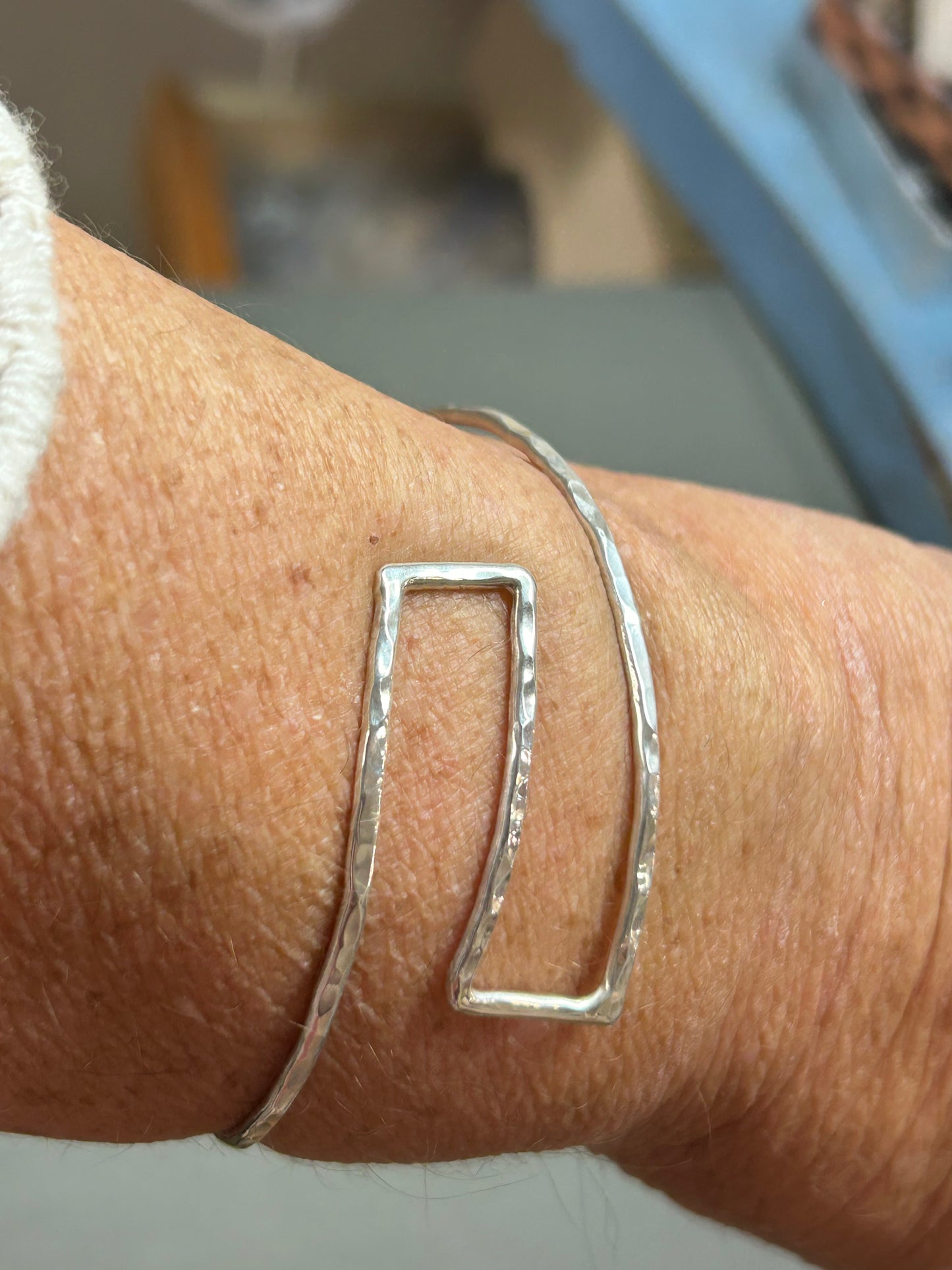 Zigzag hammered bracelet- silver