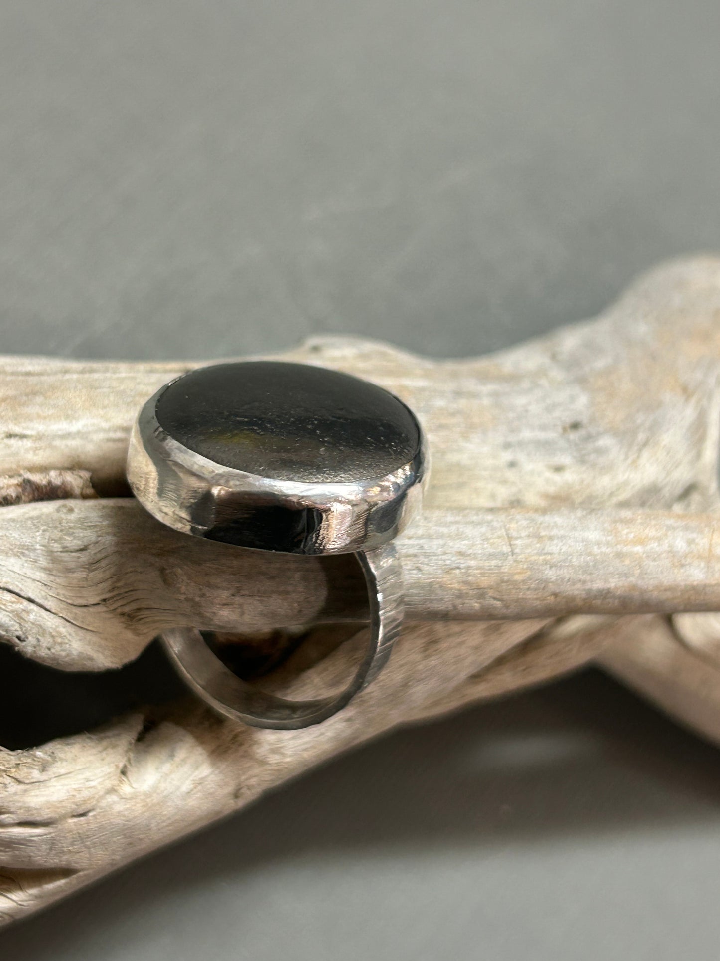 Black ring beach stone