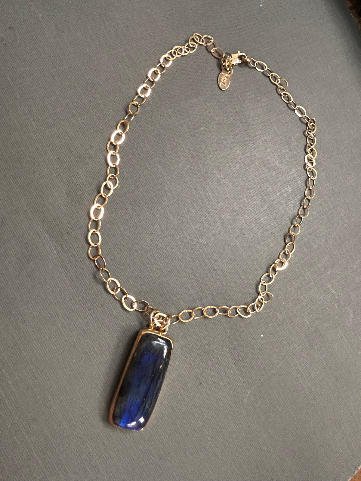 Blue Labradorite in gold-Necklace