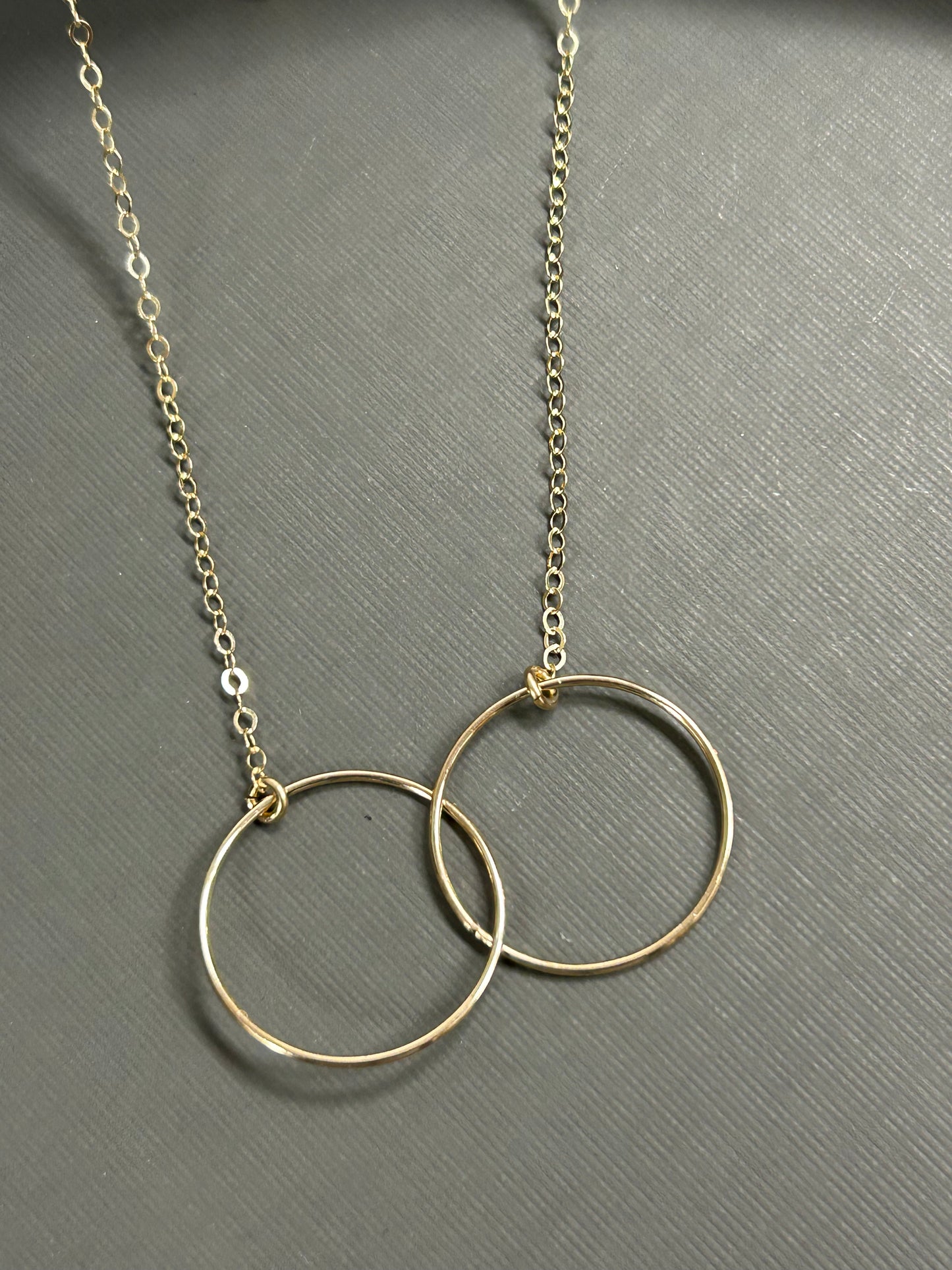 Intertwined circles of life-necklace gold