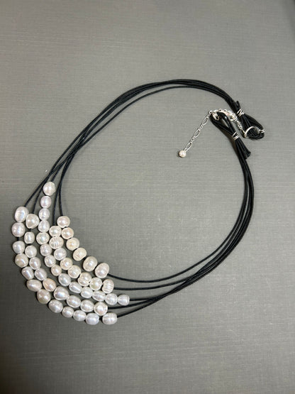 Cluster of White pearls - necklace