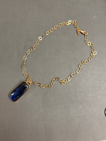 Blue Labradorite in gold-Necklace