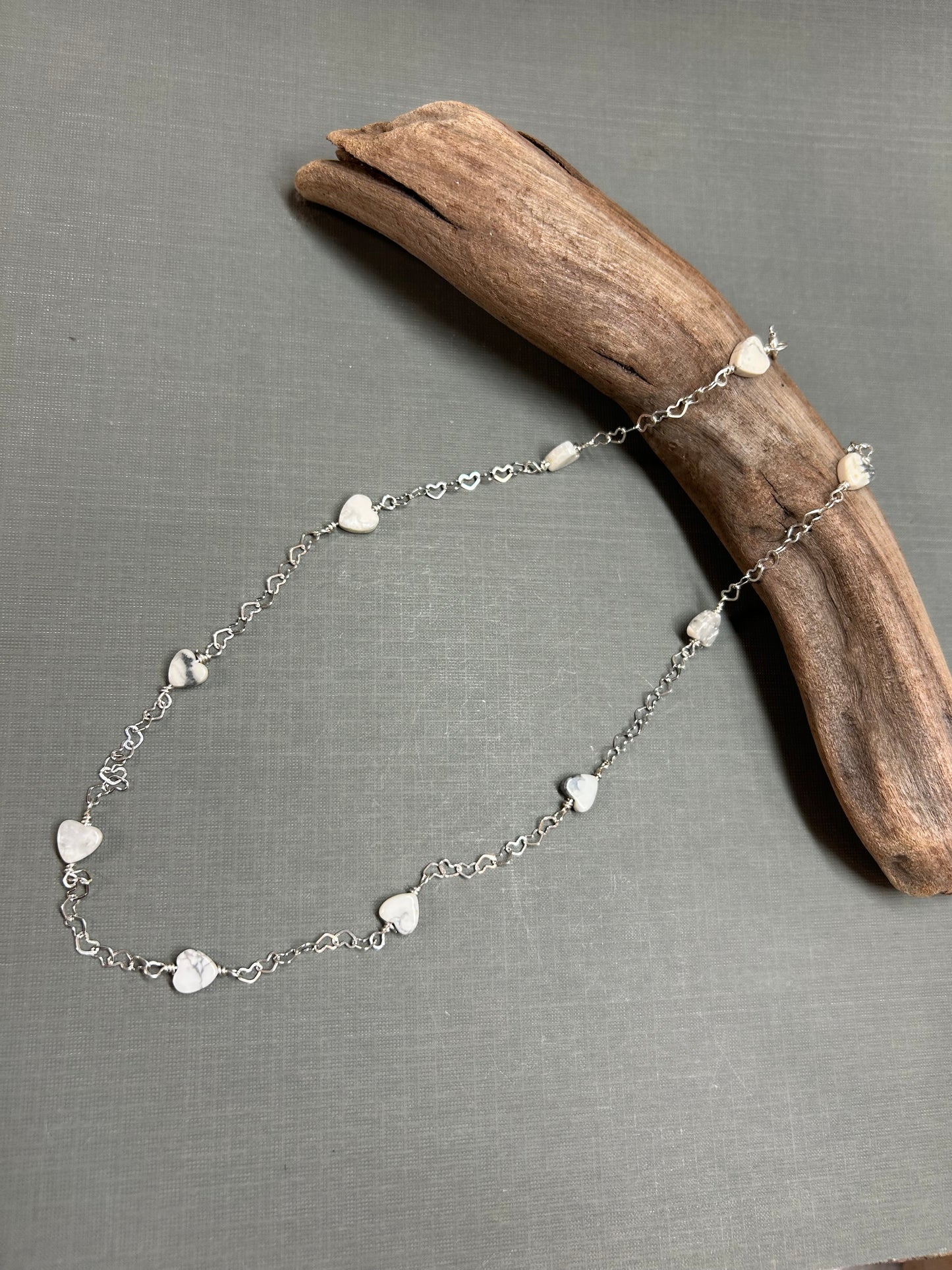 Hearts necklace-White and silver