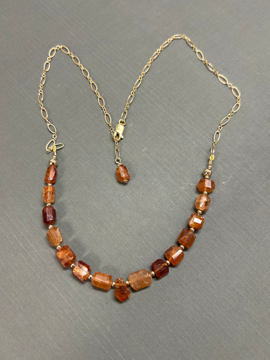 Hessonite Garnet necklace in Gold