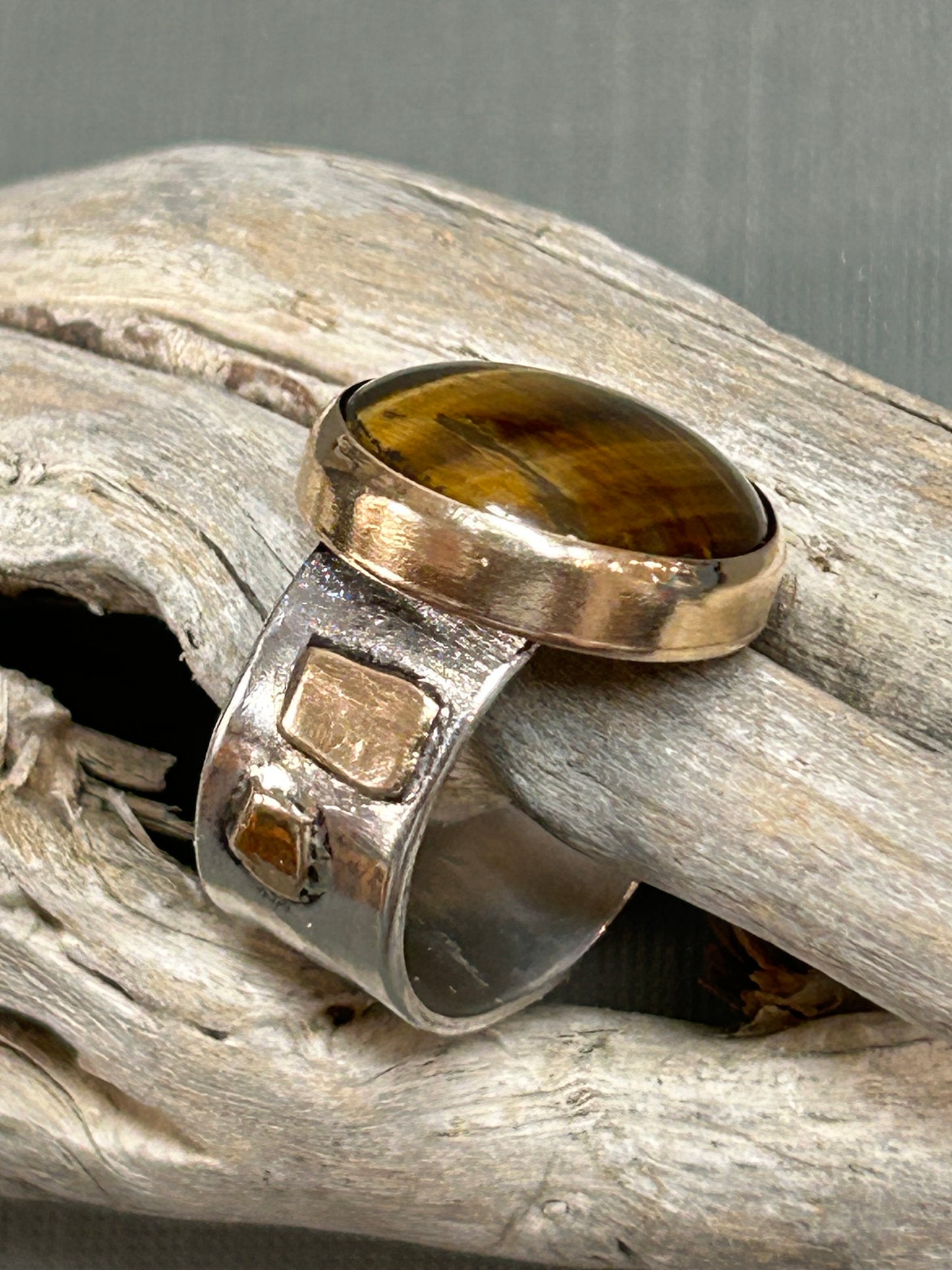 Tiger’s eye bi metal ring