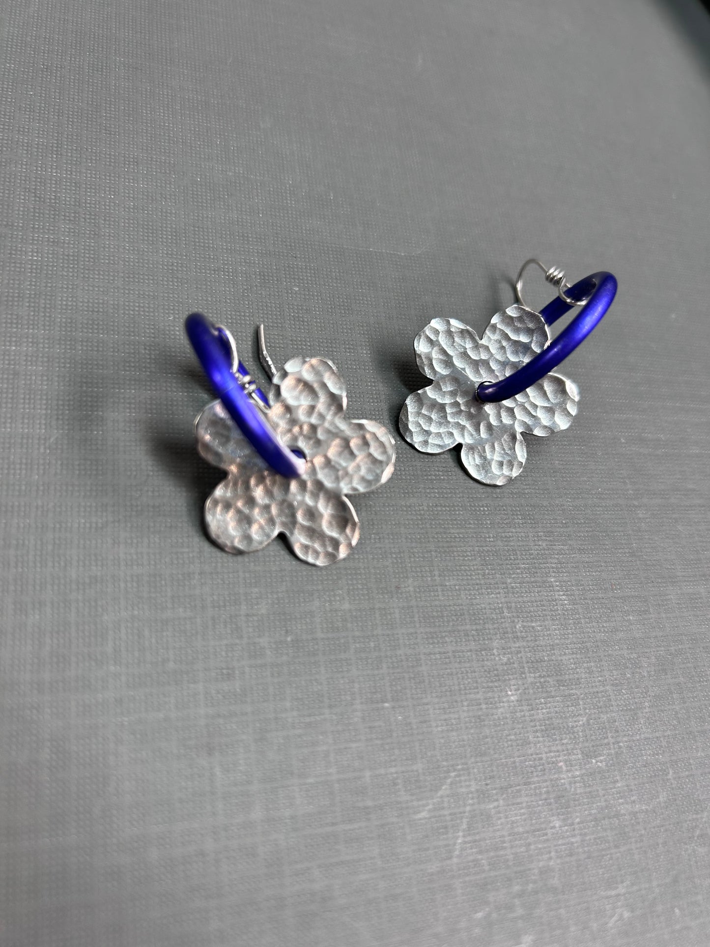 Daisy earrings colorful  accent