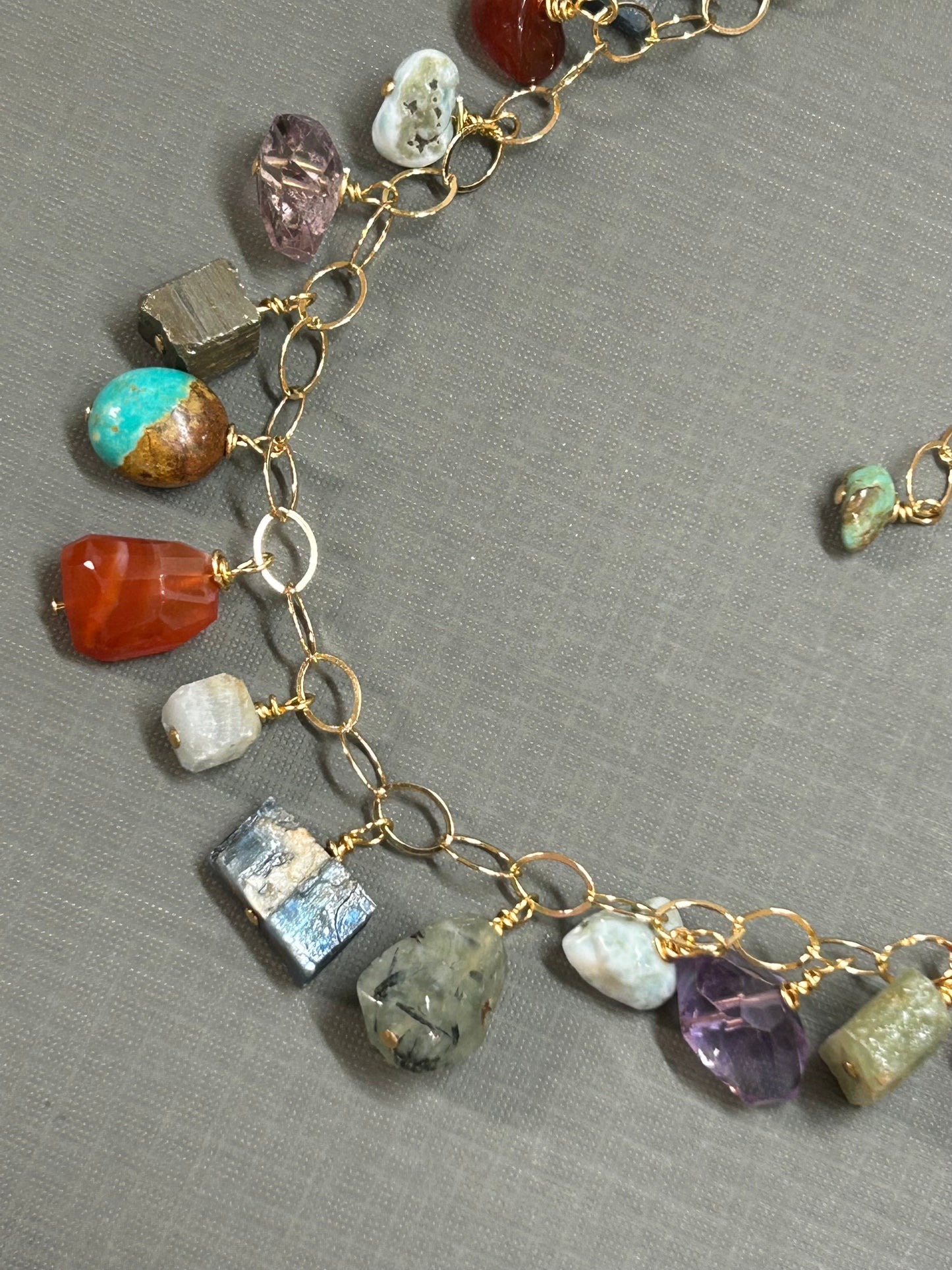 Gemstone dangle gold necklace