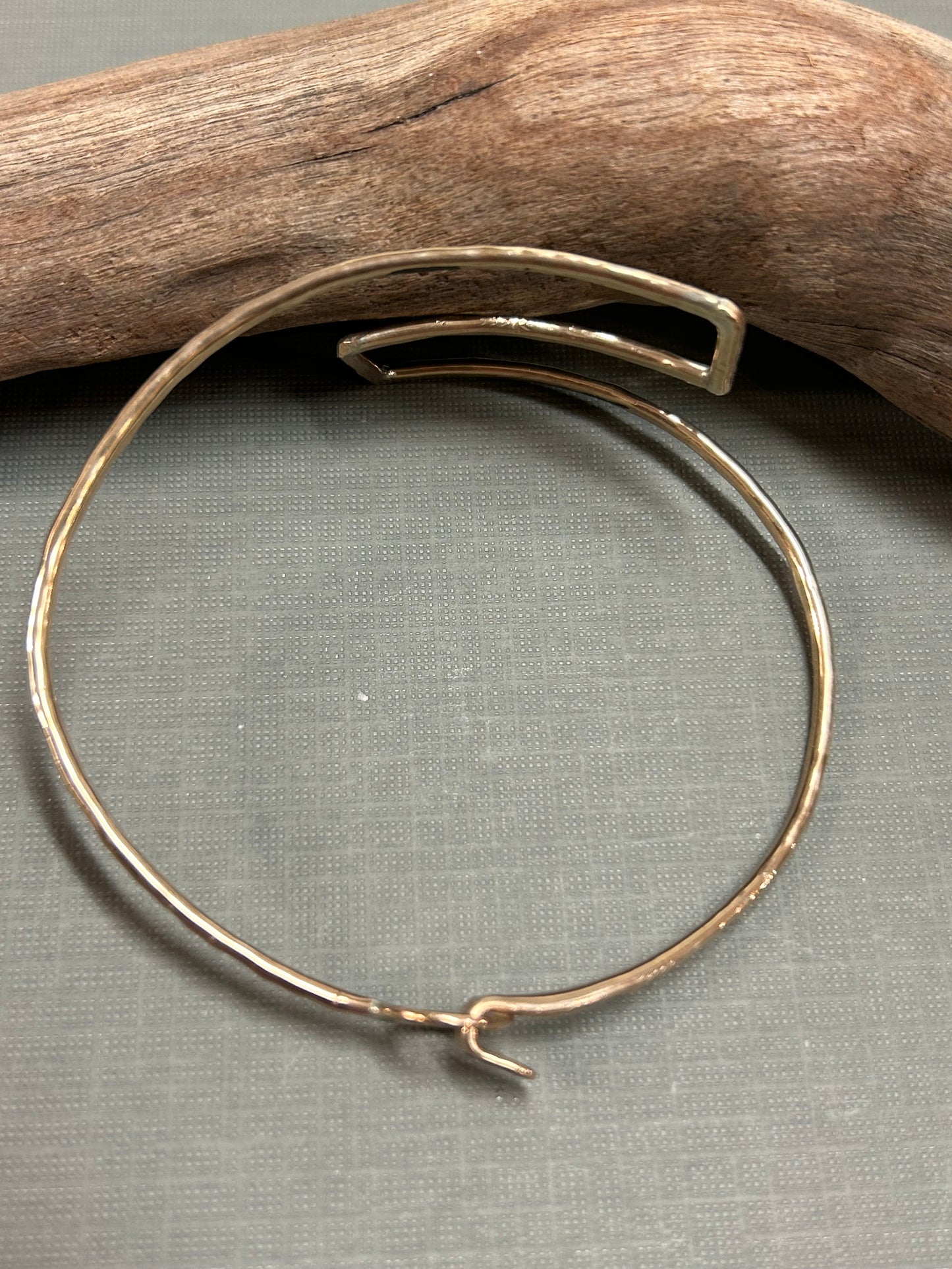 Zigzag bracelet/cuff Gold