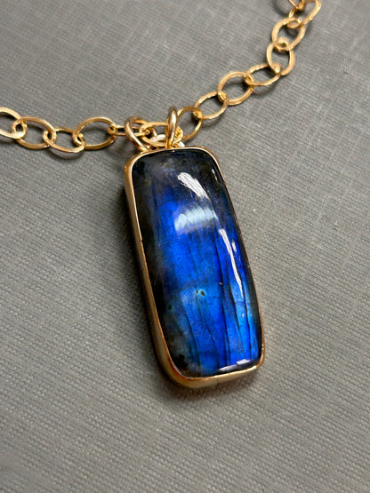 Blue Labradorite in gold-Necklace