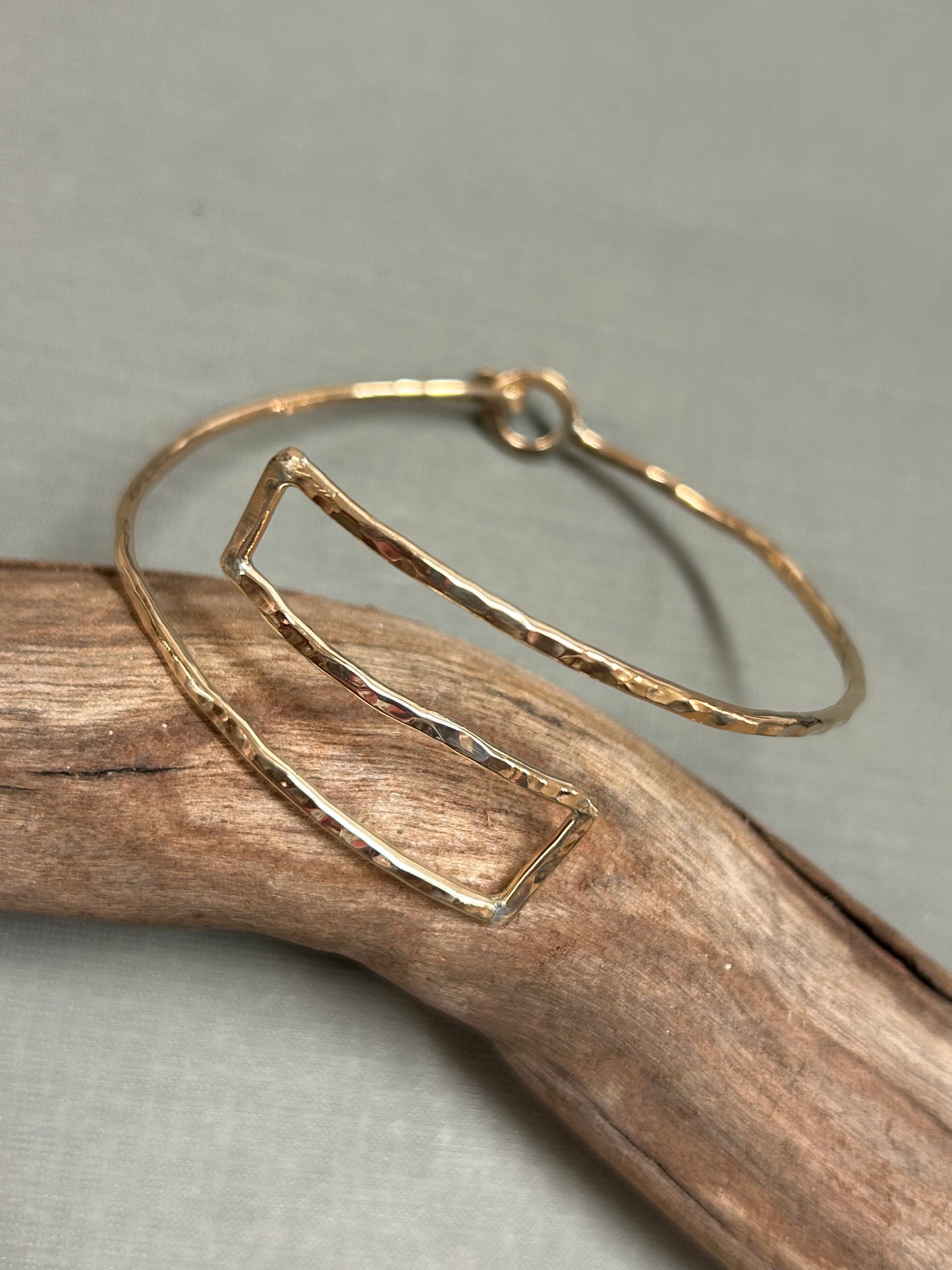 Zigzag bracelet/cuff Gold