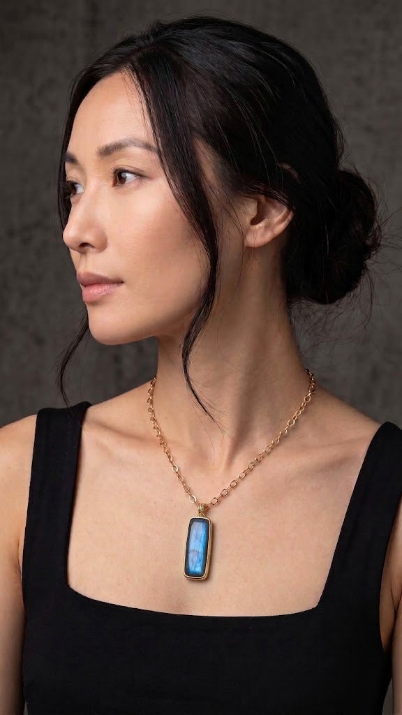 Blue Labradorite in gold-Necklace