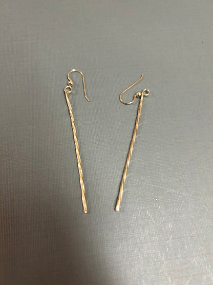 Gold slim earrings