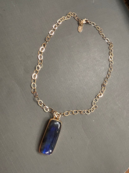 Blue Labradorite in gold-Necklace