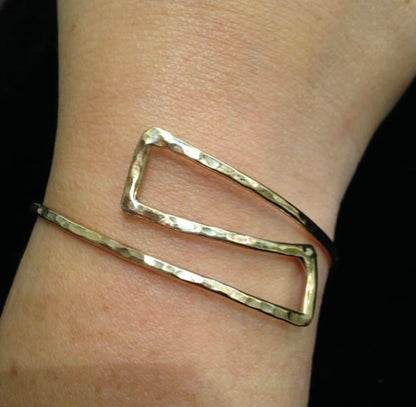 Zigzag hammered bracelet- silver