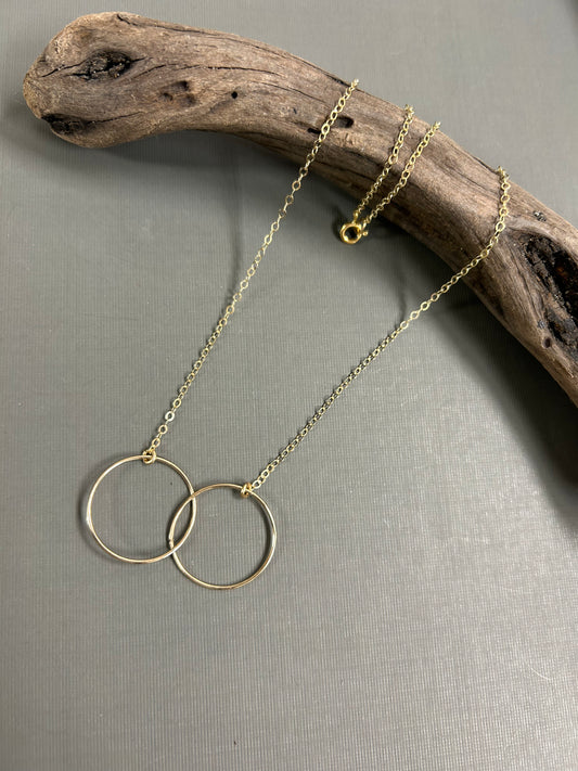 Intertwined circles of life-necklace gold